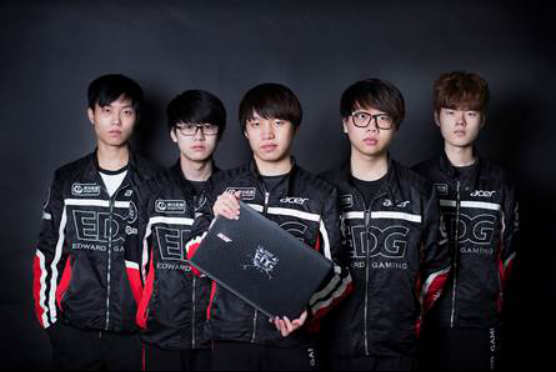 德天空：帕利尼亚原本想留队，但拜仁高层明确建议他转会