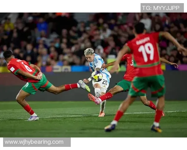 篮球湖人替补球员贡献关键篮板